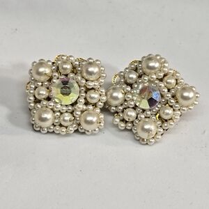 Vtg Faux Pearl Filigree Square Clip Earrings Iridescent Center